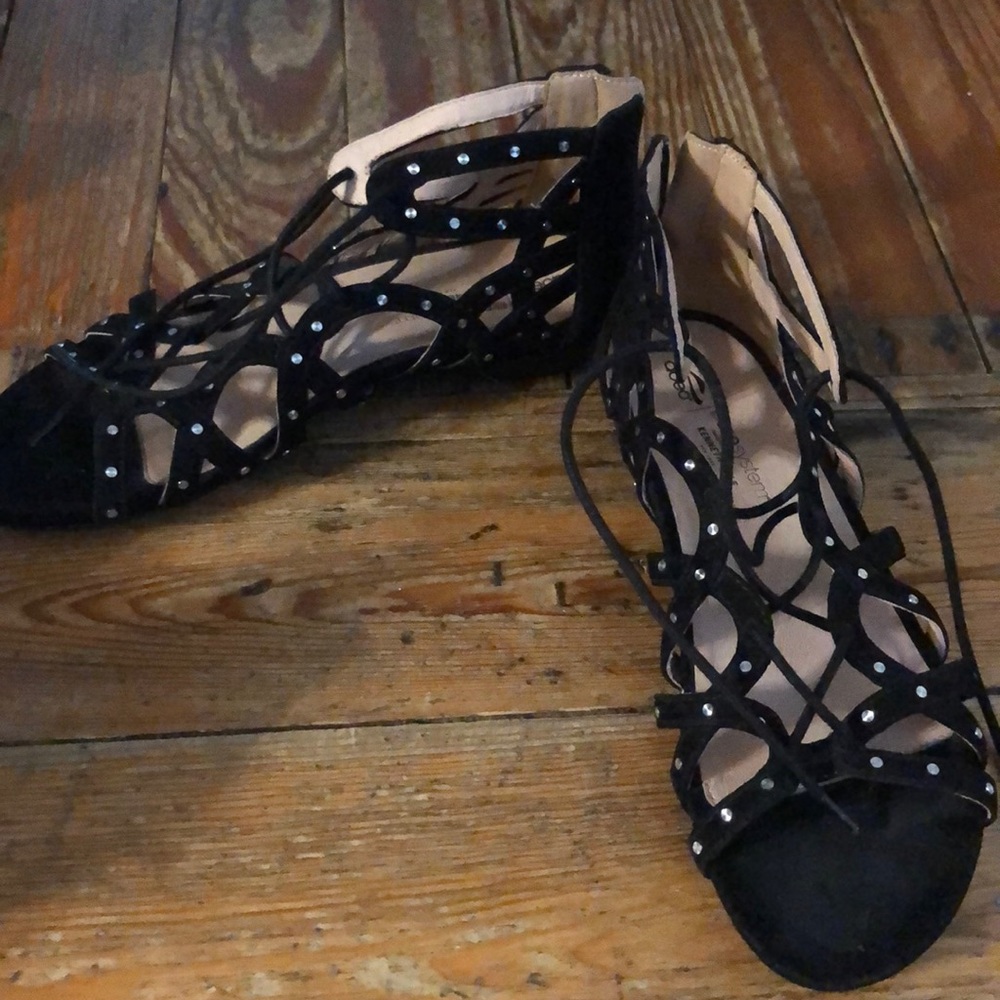 Abeo x Kenneth Cole Lace-Up Sandals